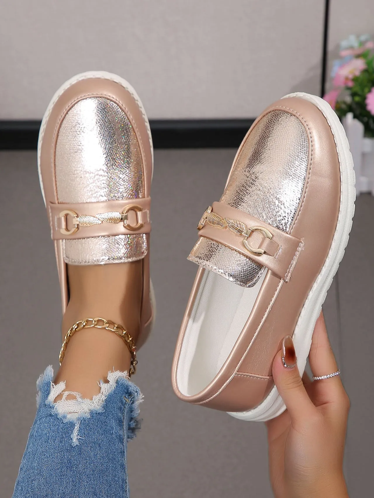 elveswallet Champagne Leaf-Shaped Metallic Buckle Flat Loafers