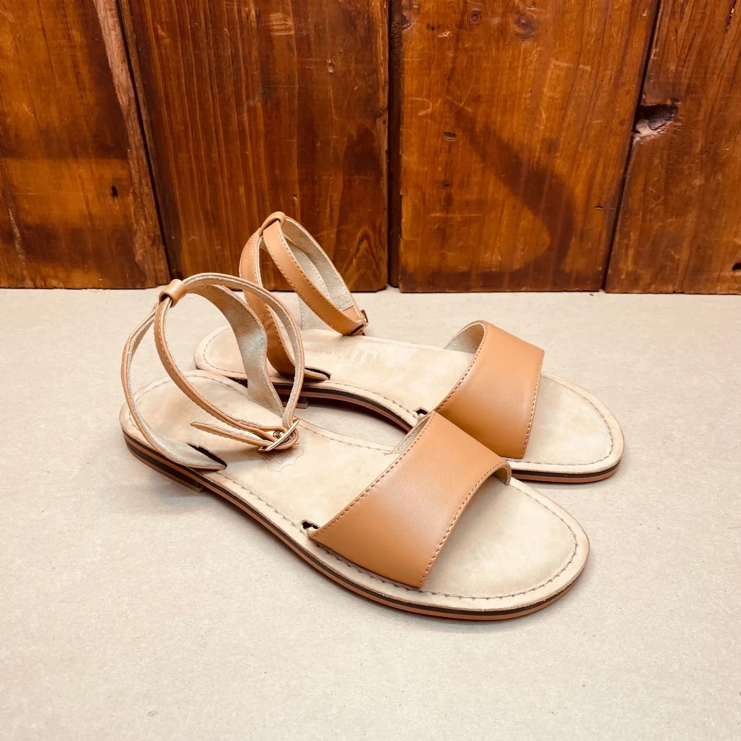 Kingsley Heath L Ankle Strap Mule Tan/Brass/Tan