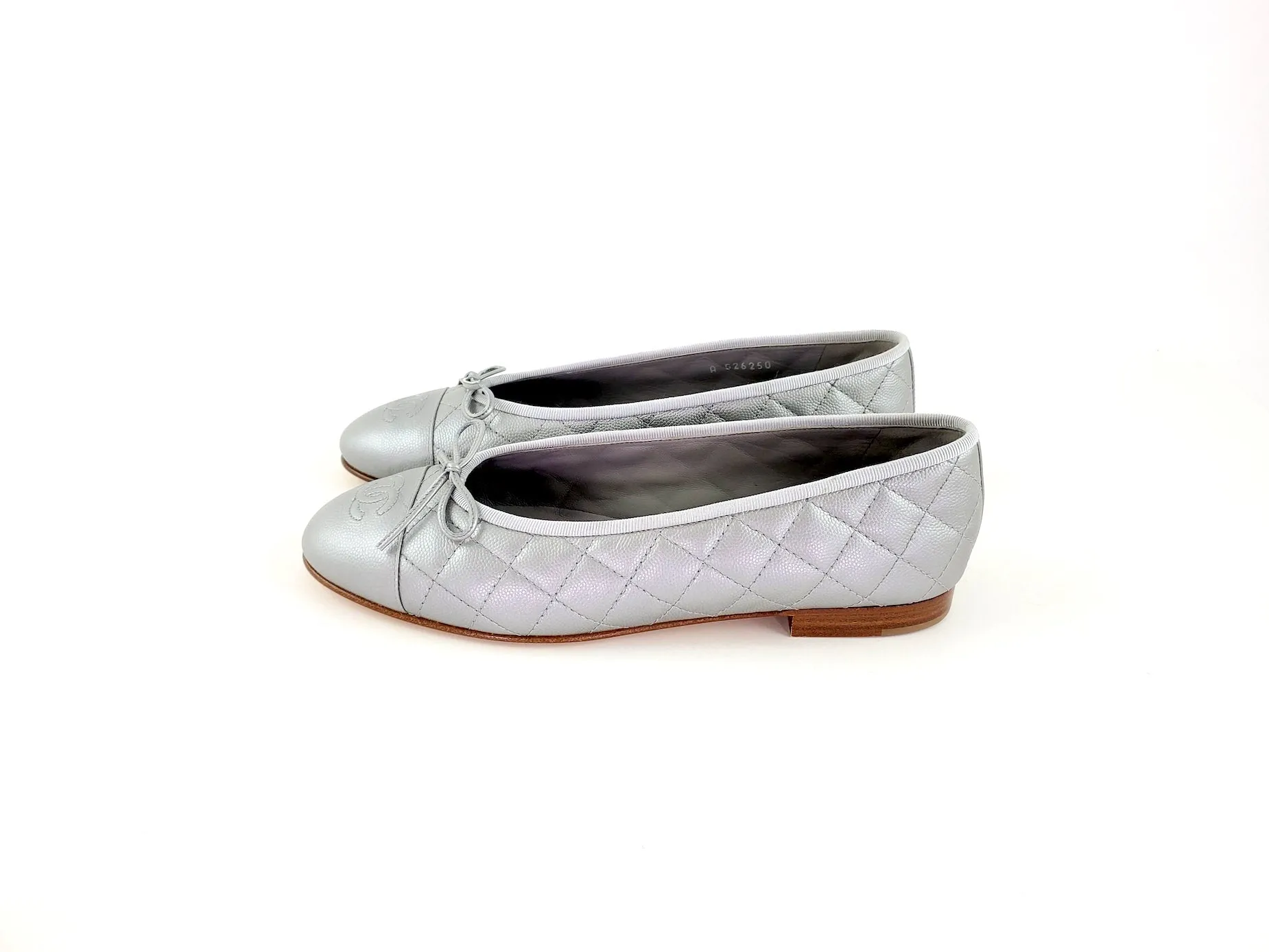 New CHANEL Silver Interlocking CC Logo Leather Ballet Flats 40