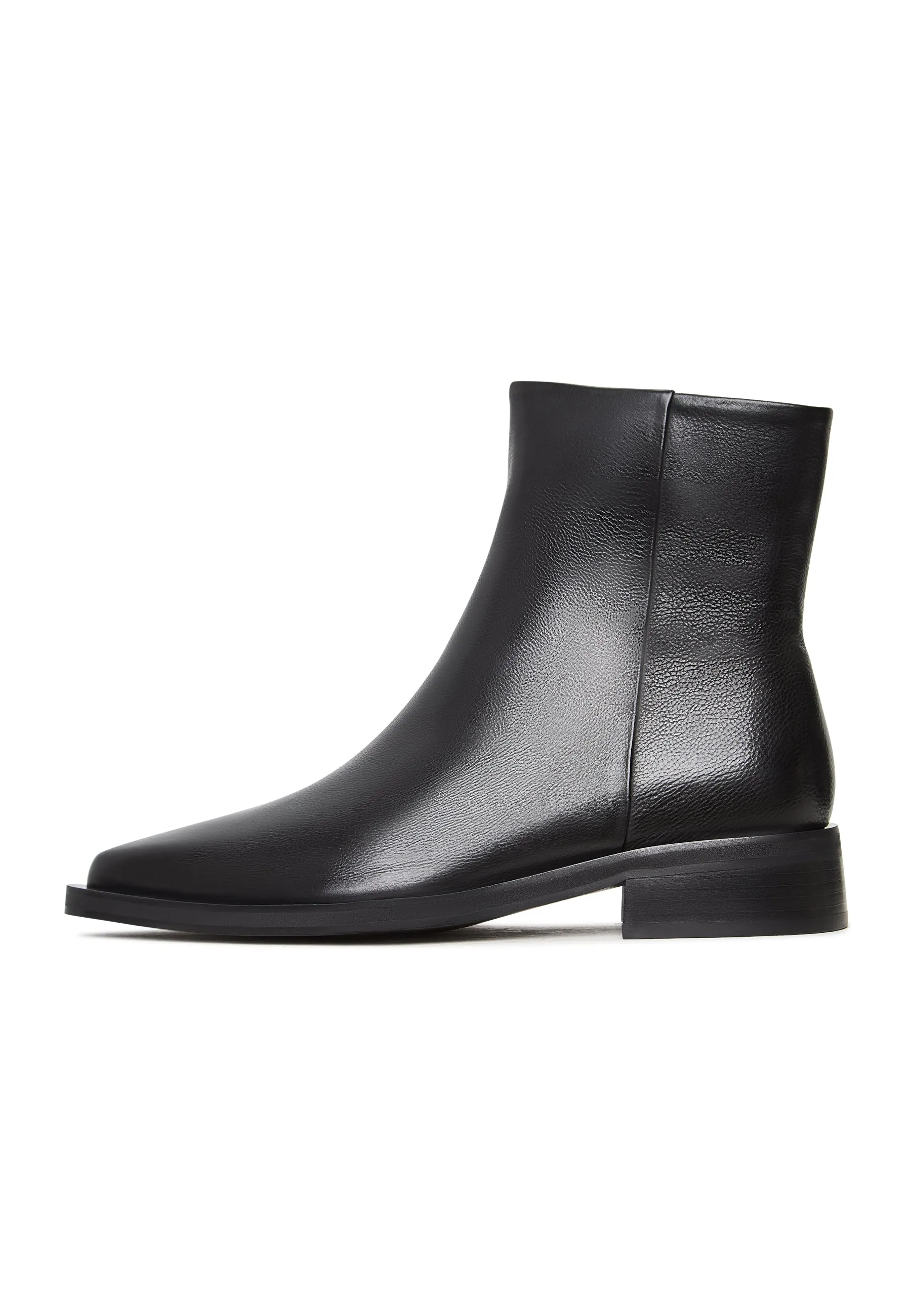 Sleek Leather Ankle Boots Skal- Black